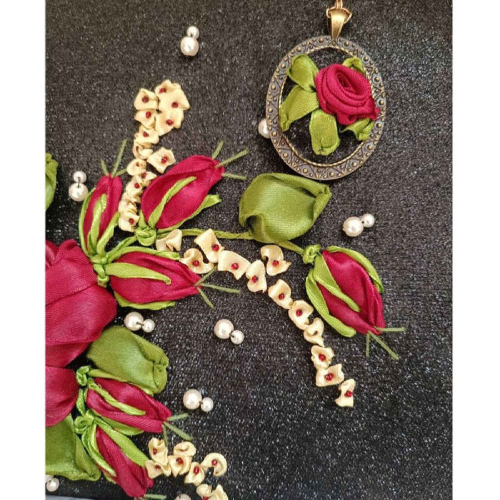 Bandstickerei Clutch Handtasche – Samt mit Sara Design