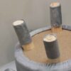Runder Samt-Hocker mit Holzbeinen, Modell Childlike