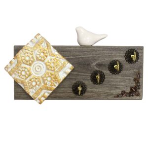 Dekorativer & handgefertigter Wand-Schlüsselhalter mit traditionellem Design