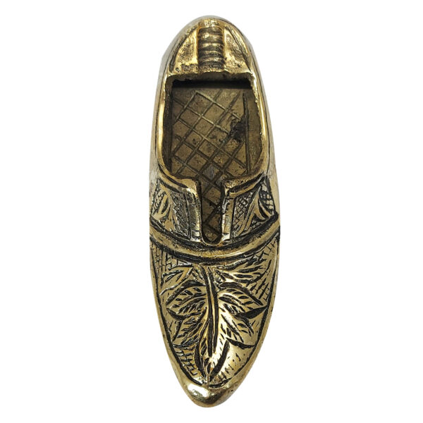 Handgravierter Messing-Aschenbecher – Komplexes künstlerisches Detail-Schuh-Design