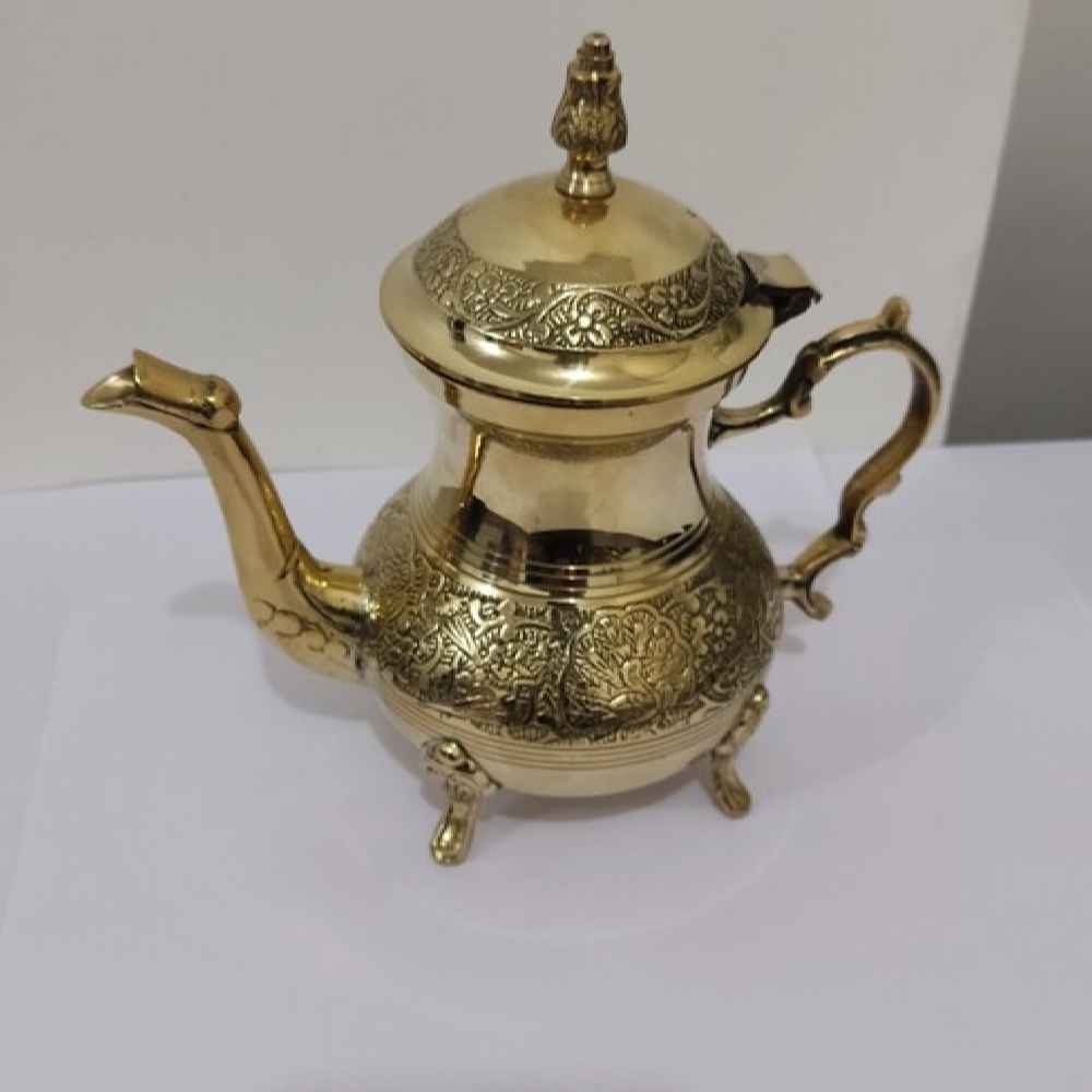 Messing-Teekanne handgraviert mit elegantem Gravurdesign Pfau