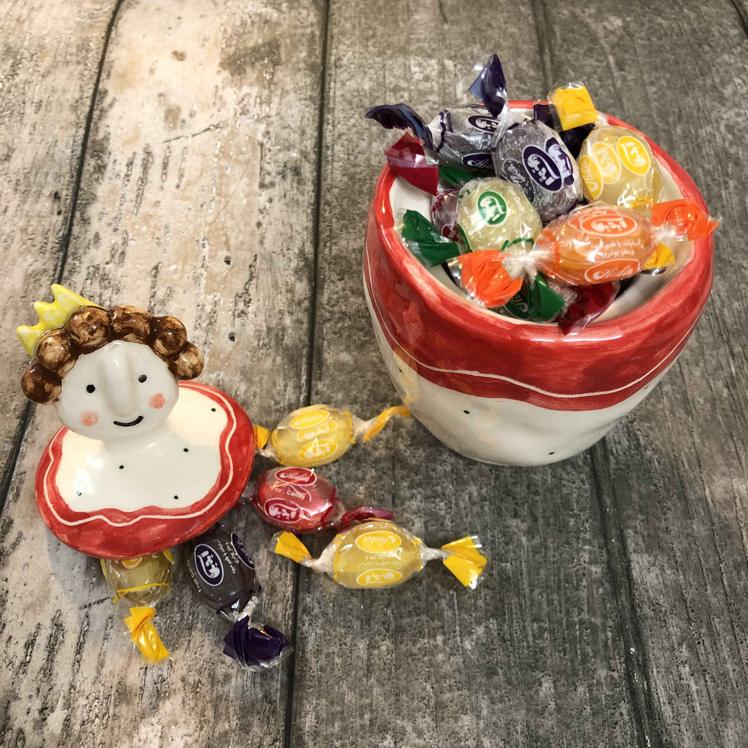 Keramische Zuckerschale mit Deckel – Künstlerischer Stil Puppen Königin