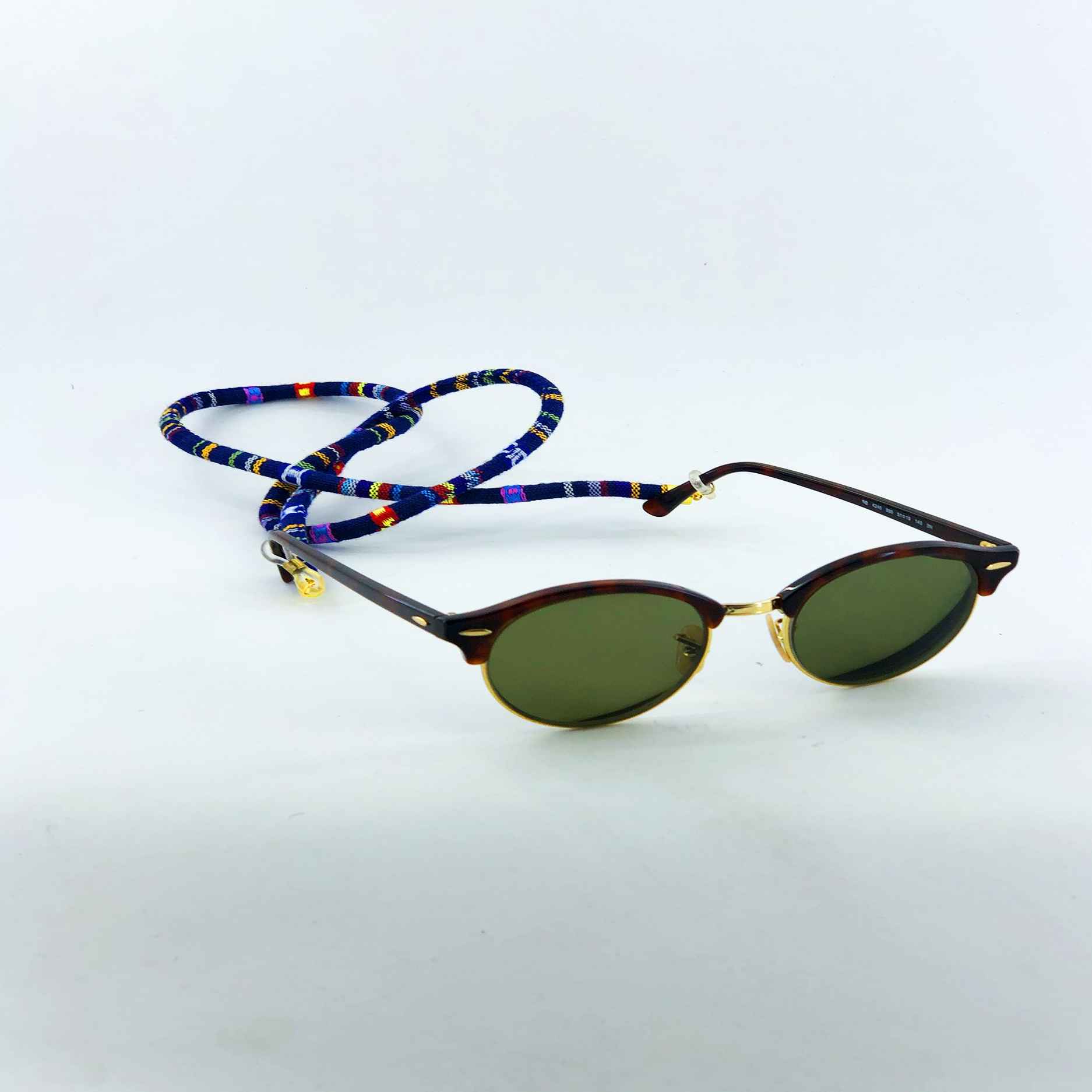 Brillenband – Langlebiger Stoff für aktive Lebensstile