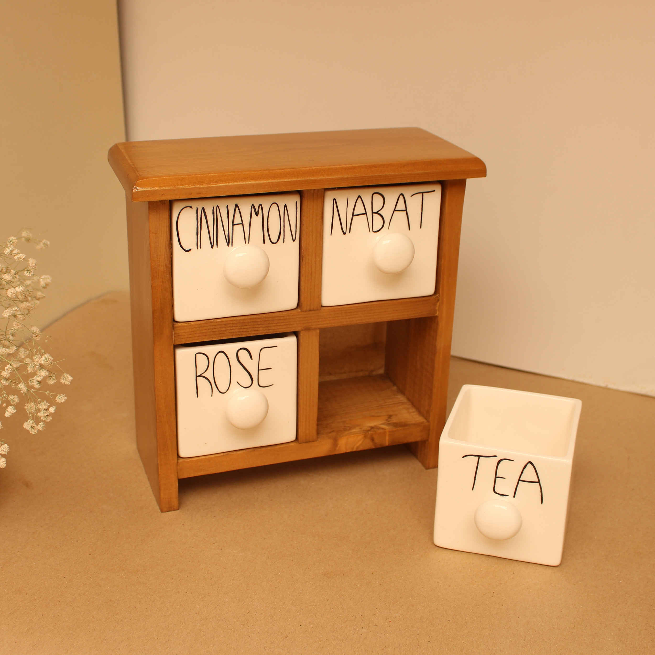 Handgefertigte Kommode mit 4 Keramikschubladen und Holzkasten