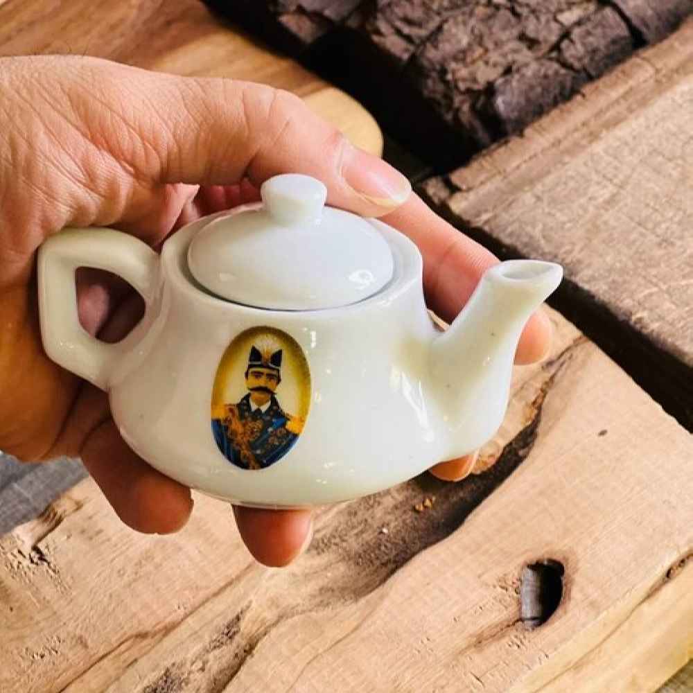 Teekanne mit Safran-Infusor im persischen Qajari-Design Modell Naseri