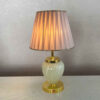 Akzent Tischlampe mit Stoff-Tapered Lampenschirm Sarina