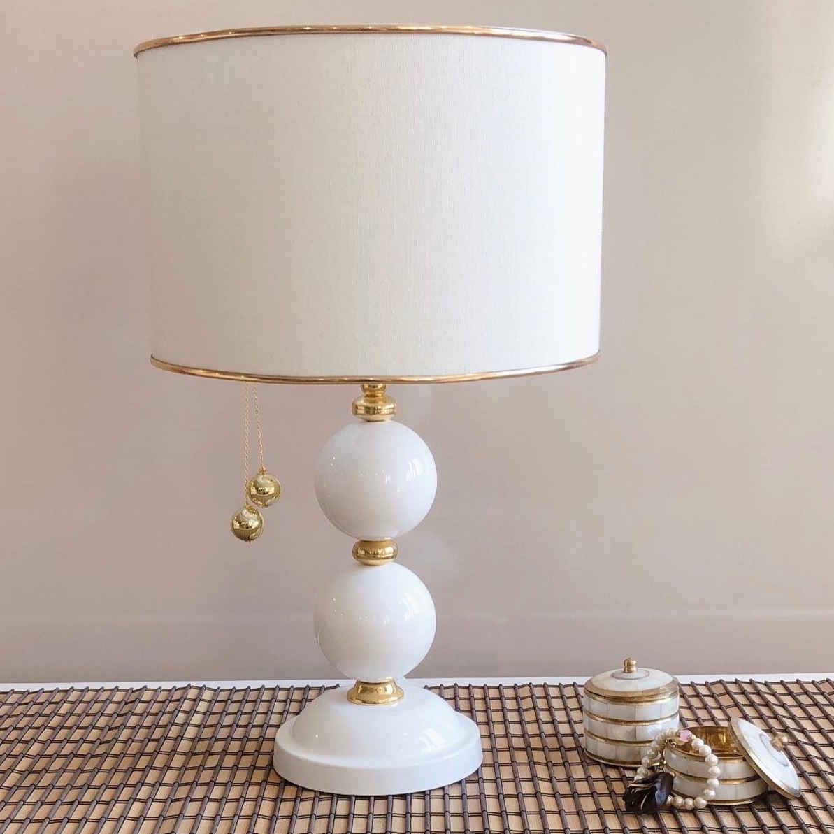 Akzent Tischlampe mit Stoff-Trommel Lampenschirm Orb