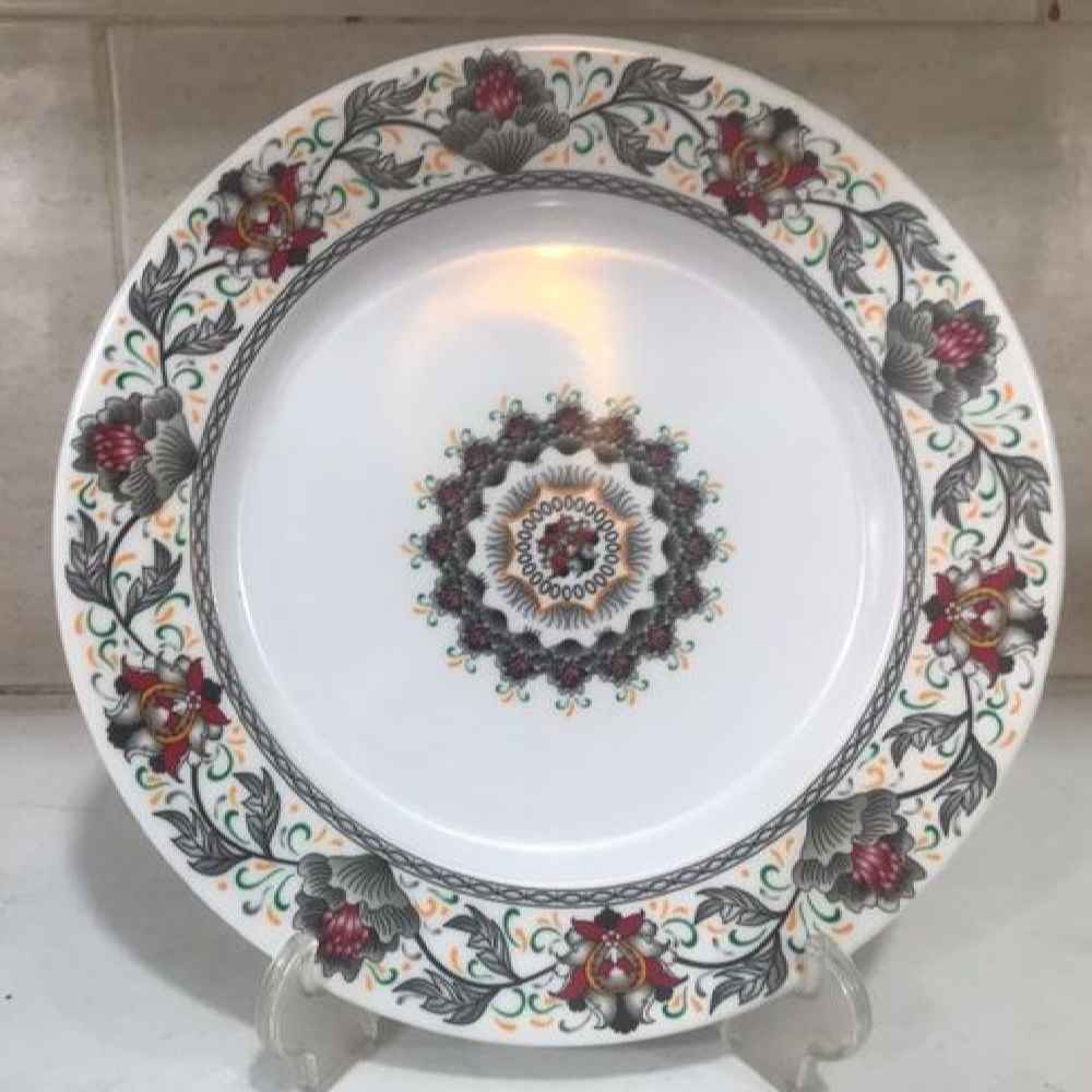 Weißes Melamin-Geschirrset, Mikrowellenfest mit aufwendigem Blumen-Design
