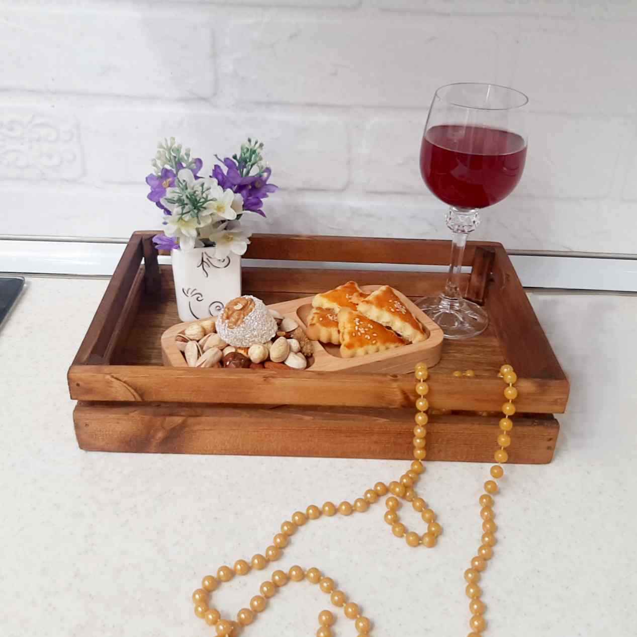 Rustikales Holztablett mit Rand – Modell Soha