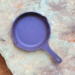 Gusseiserne Bratpfanne für Camping & Outdoor-Kochen – 20 cm