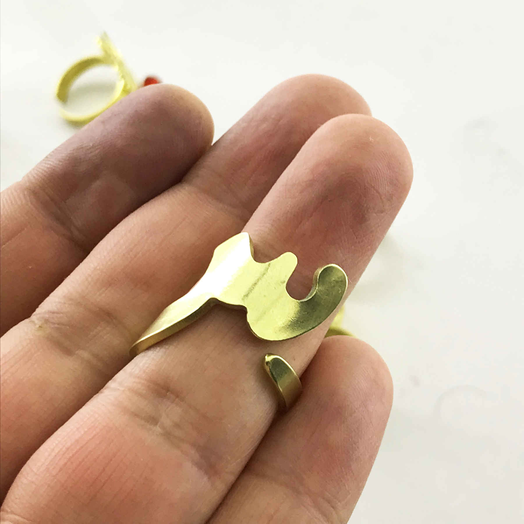 Persischer Messing Siegelring für Damen mit Buchstaben-Design