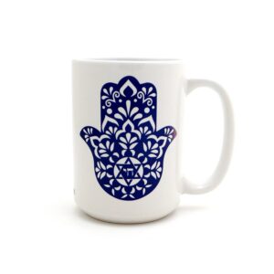 Islamische Keramik-Kaffeetasse – Marineblaue Hamsa Hand von Fatima Muster