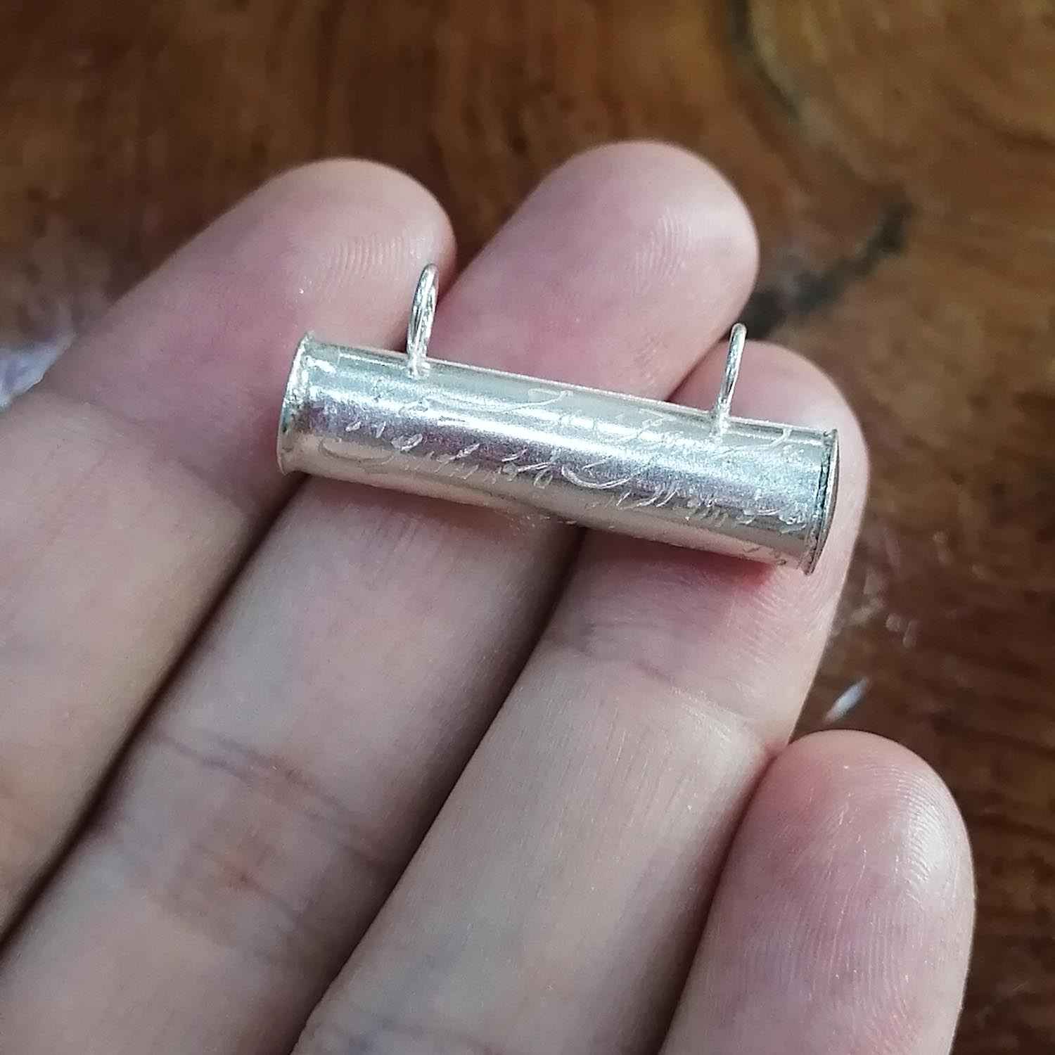 Islamisches Silberanhänger verziert mit Hirz von Imam Jawad für Schia-Muslime