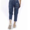 Mom Jeans in Hellblau mit geradem Bein, zeitgenössischer Denim-Chic