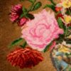 Handgeknüpfter persischer Bildteppich, der Blumen in einer Vase darstellt