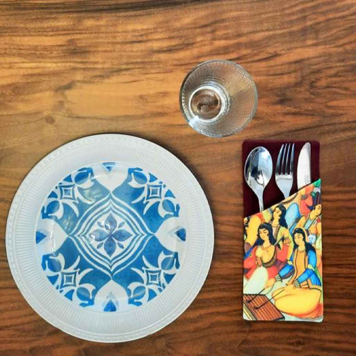 Samtbesteckbeutel mit Blumendesign – Klassischer Elfenbein-Stil