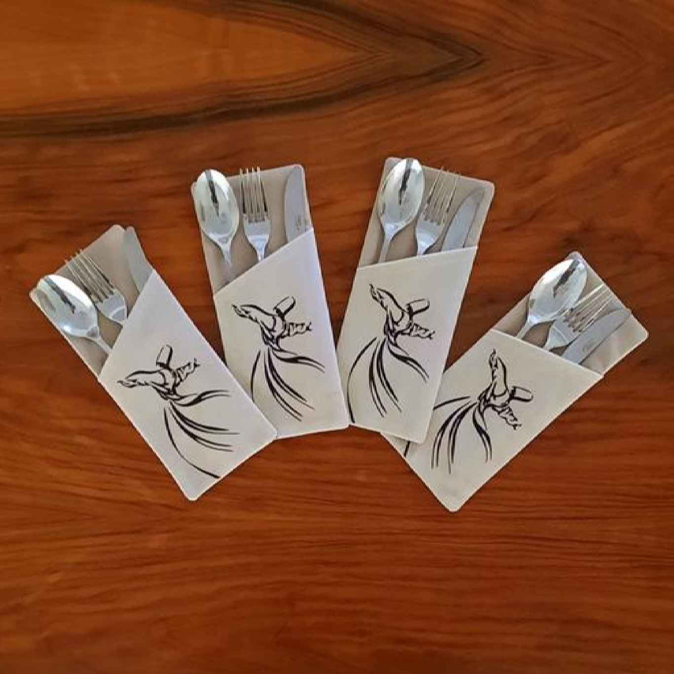 Samtbesteckbeutel – Perfekt zur Tischdekoration