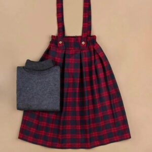 Damenrock mit Trägern, Outfit mit kariertem Design