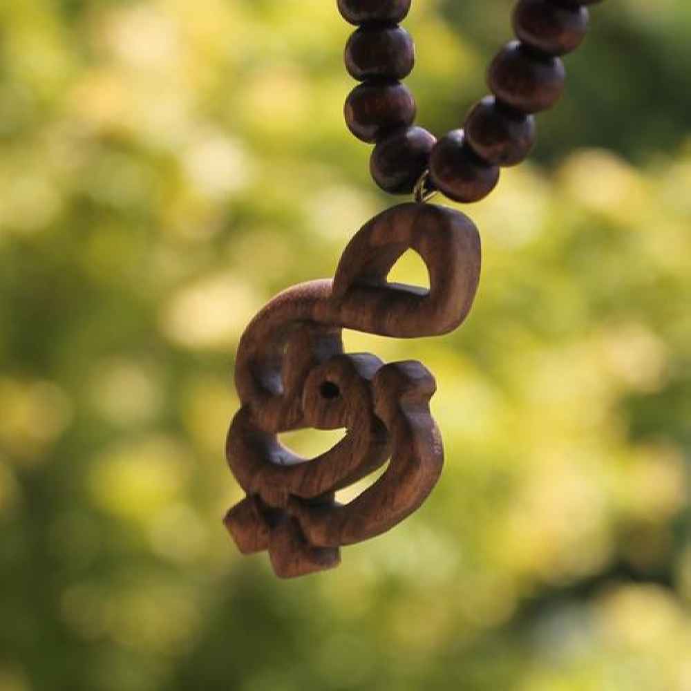 Farsi Name Halskette Graviertes Holz-Pendant Handgefertigt Roya