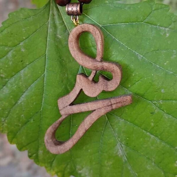 Farsi Name Halskette Graviertes Holz-Pendant Handgefertigt Sahar