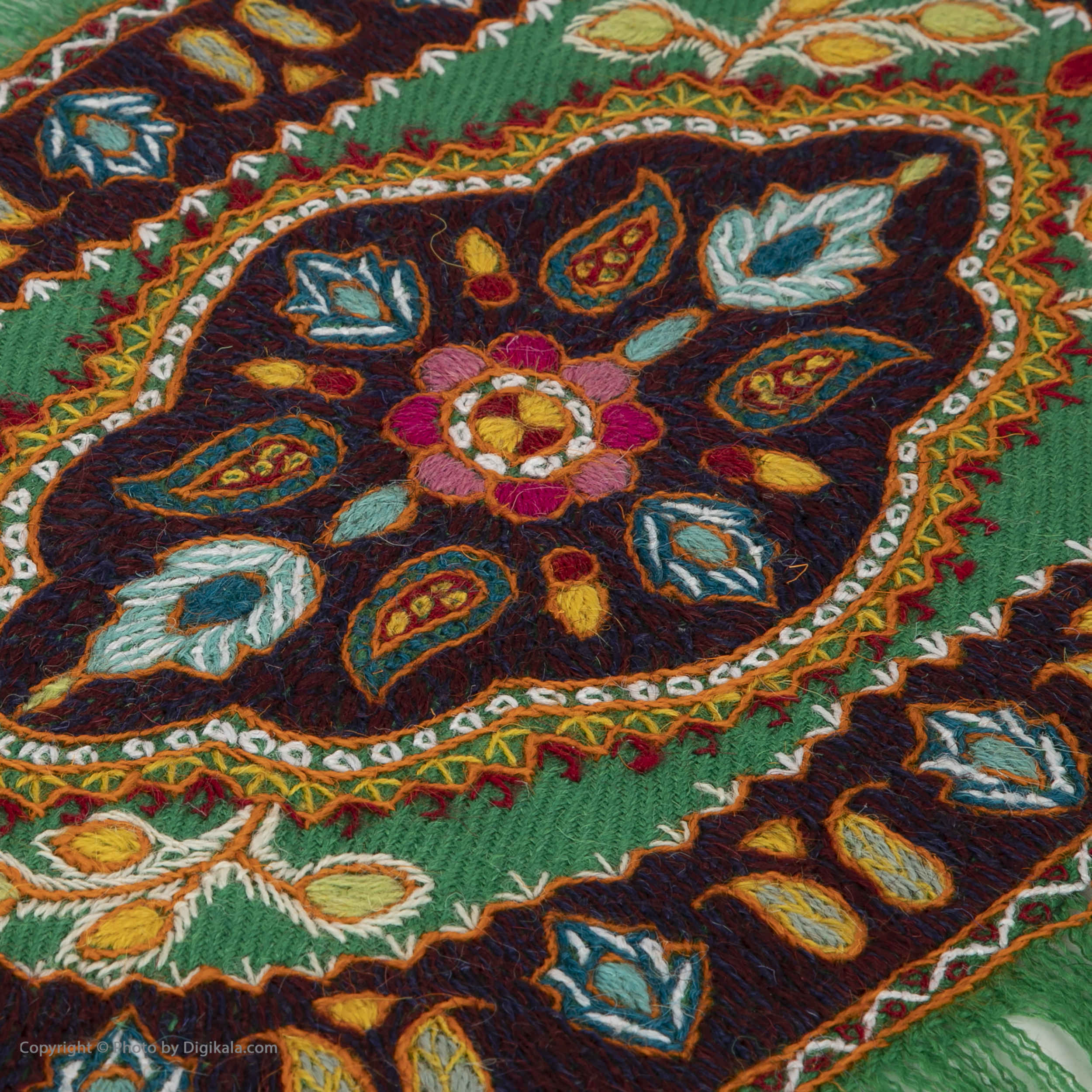 Handbestickte Tischdecke Modell Ghadimi