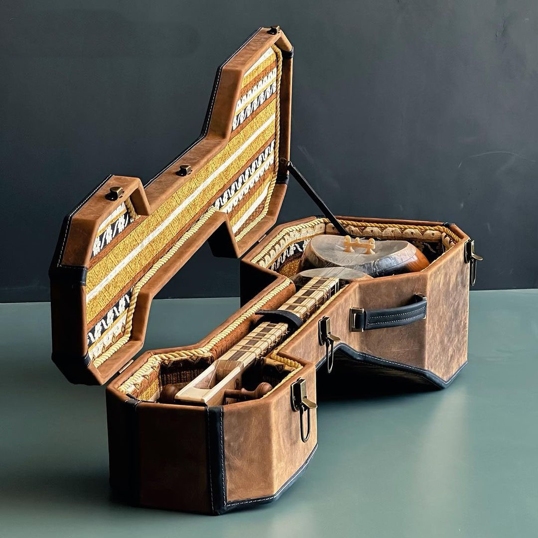 Hartschalenkoffer für persisches Tar-Instrument, handgefertigt aus Tannenholz und Leder