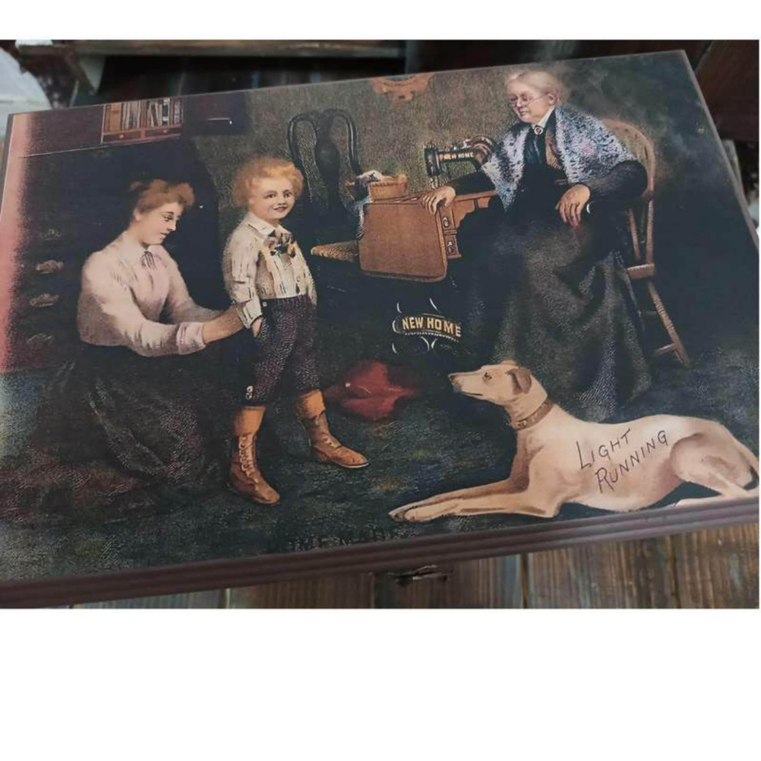 Holz-Nähbox mit dekorativem Druckdesign