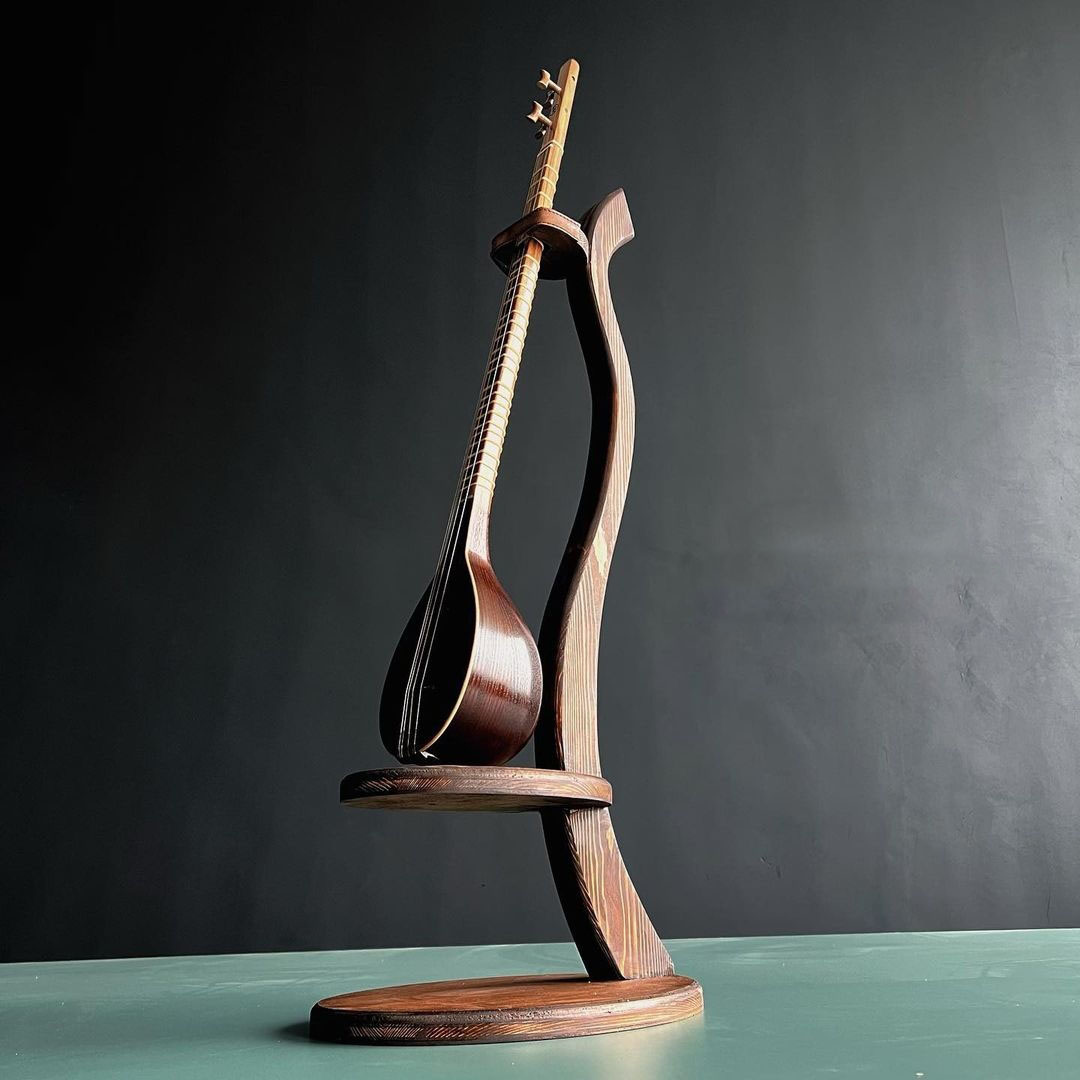 Holzständer für Setar-Instrument luxuriös handgefertigt