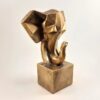 Geometrische Goldene Nashorn Cubismus Figur – Künstlerisches Highlight