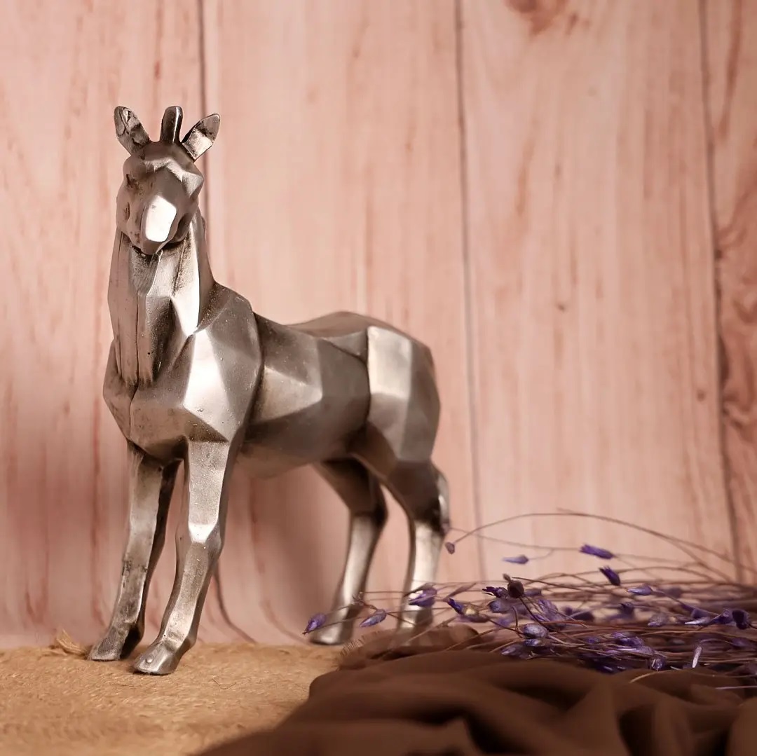 Geometrische Schwarze Hirsch Cubismus Figur 2 Stk. – Dekorative Akzente