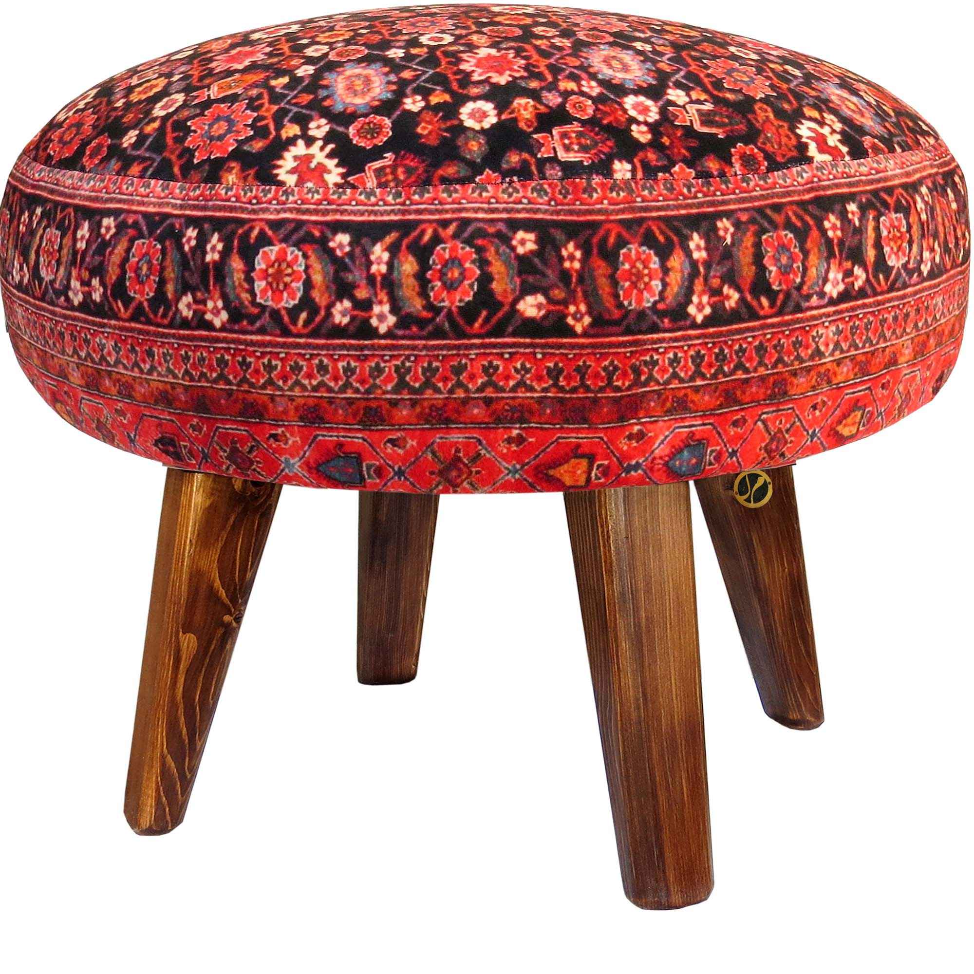 Traditioneller roter persischer Hocker mit Holzbeinen und Samtstoff, künstlerisch