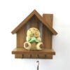 Dekorativer & handgefertigter Wandschlüsselhalter mit Regal im Cottage-Design