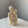 Handgefertigte Skulpturkerze mit Umarmungsdesign für Geschenk und Dekoration