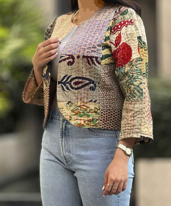 Persischer bestickter kurzer Manto für Frauen