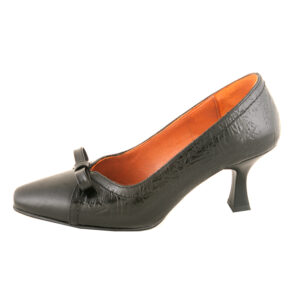 Damenschuhe aus Leder mit Schleife und hohen Absätzen