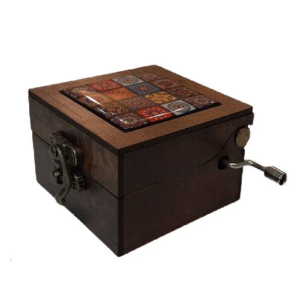 Holz-Musikbox mit traditionellem Muster und Spiegel innen