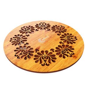Handgefertigter Holzuntersetzer mit Mandala-Design, hitzebeständig