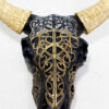 Dekorativer Stierschädel mit goldenen Hörnern - Western-Thema-Skulptur