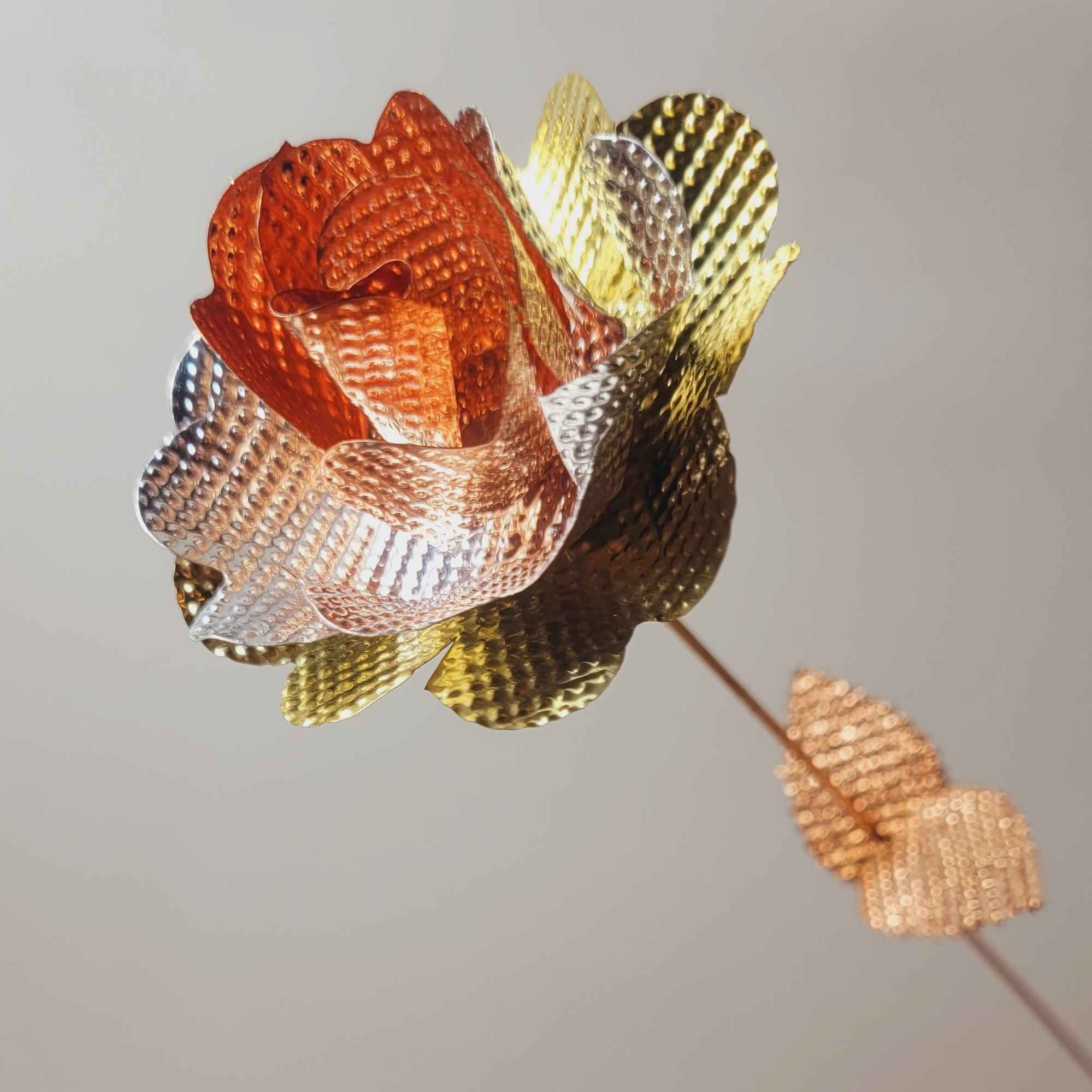 Handgefertigte Dekorative Kupferblume – Elegante Florale Kunst für Zuhause (x2)