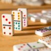 Klassisches Domino-Brettspiel in stilvoller Aufbewahrungsbox – Das ultimative Blockierspiel für alle Altersgruppen