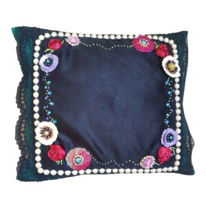Bestickter Kissenbezug – Handgefertigtes Häkel-Schmuck-Design