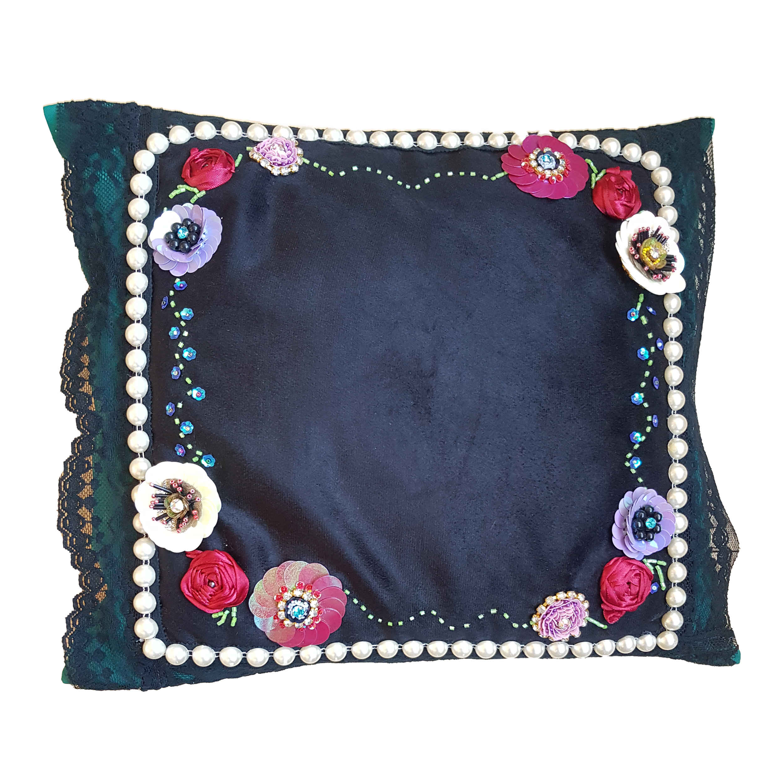Bestickter Kissenbezug – Handgefertigtes Häkel-Schmuck-Design