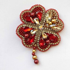Feminine Perlen-Broschen-Nadel mit Blumen-Design