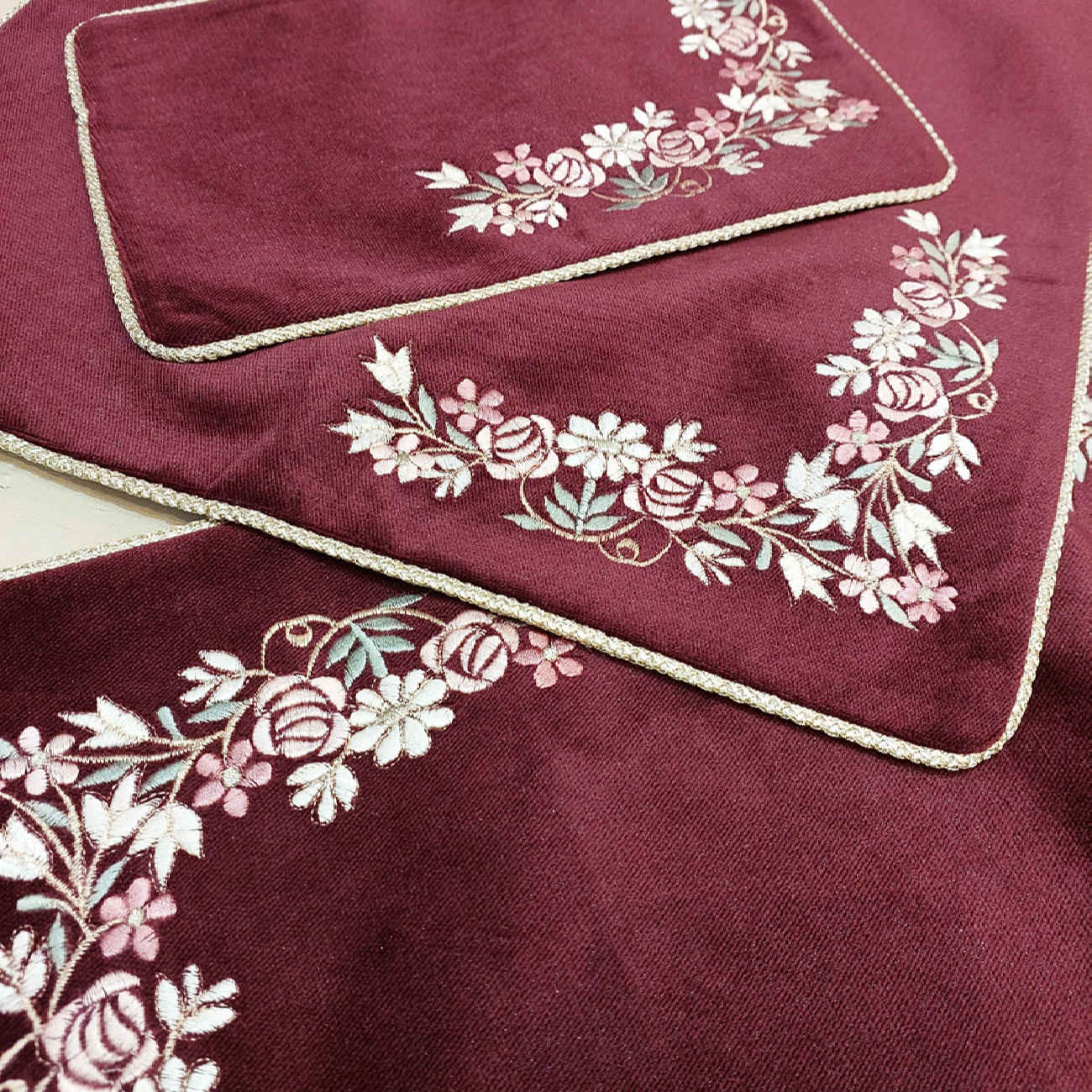 Islamische dünne Gebetsmatte Samt Janamaz mit Blumendesign