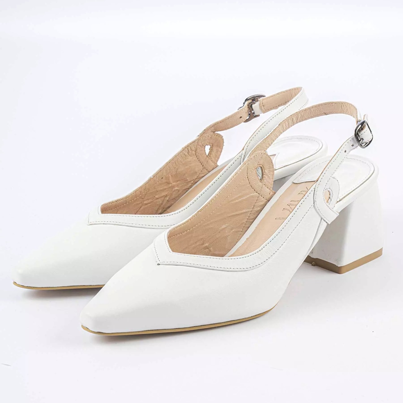 Leder Pumps mit spitzer Zehenform für Damen Modell Xava