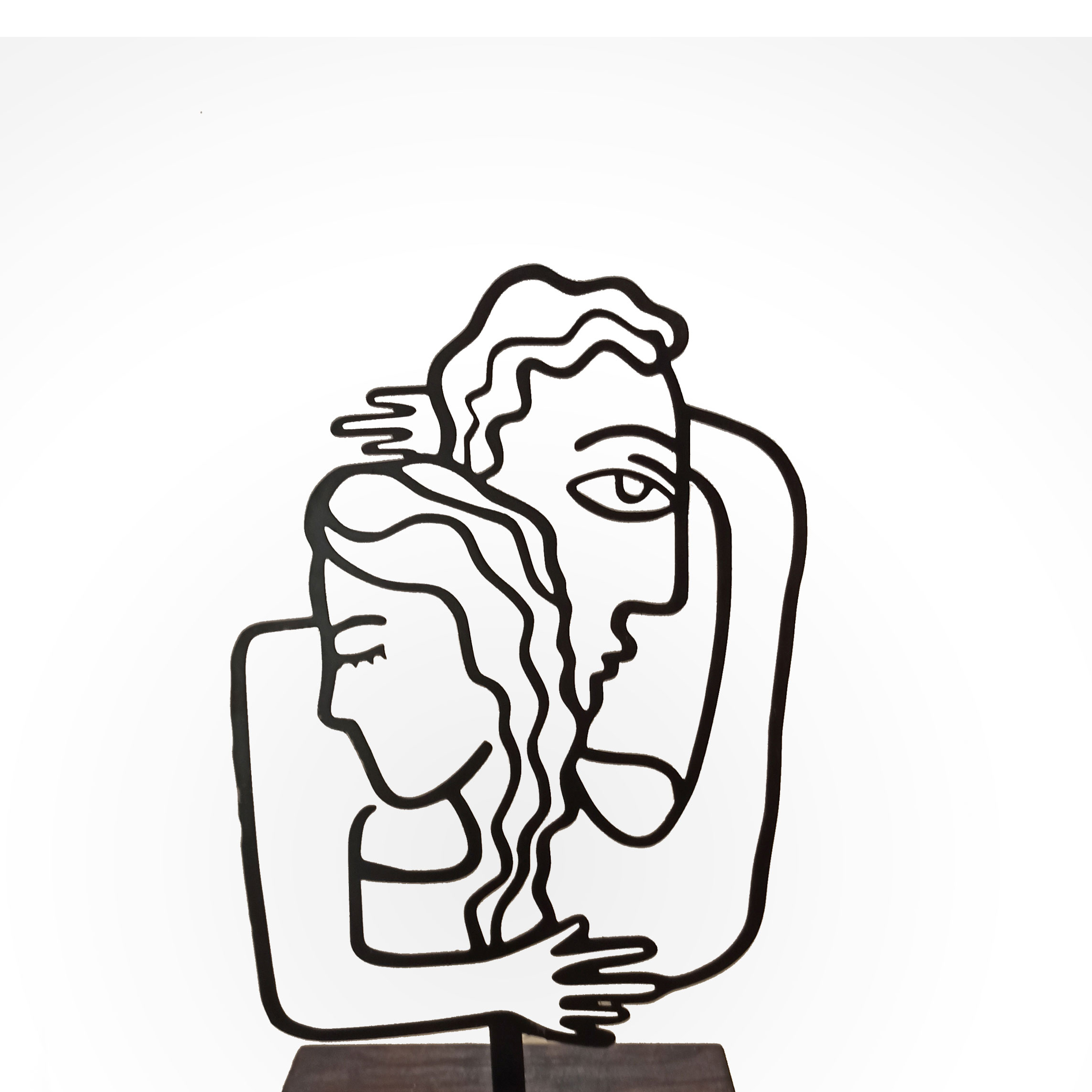 Metall-Minimalistische Figuren-Skulptur Paar in Umarmung