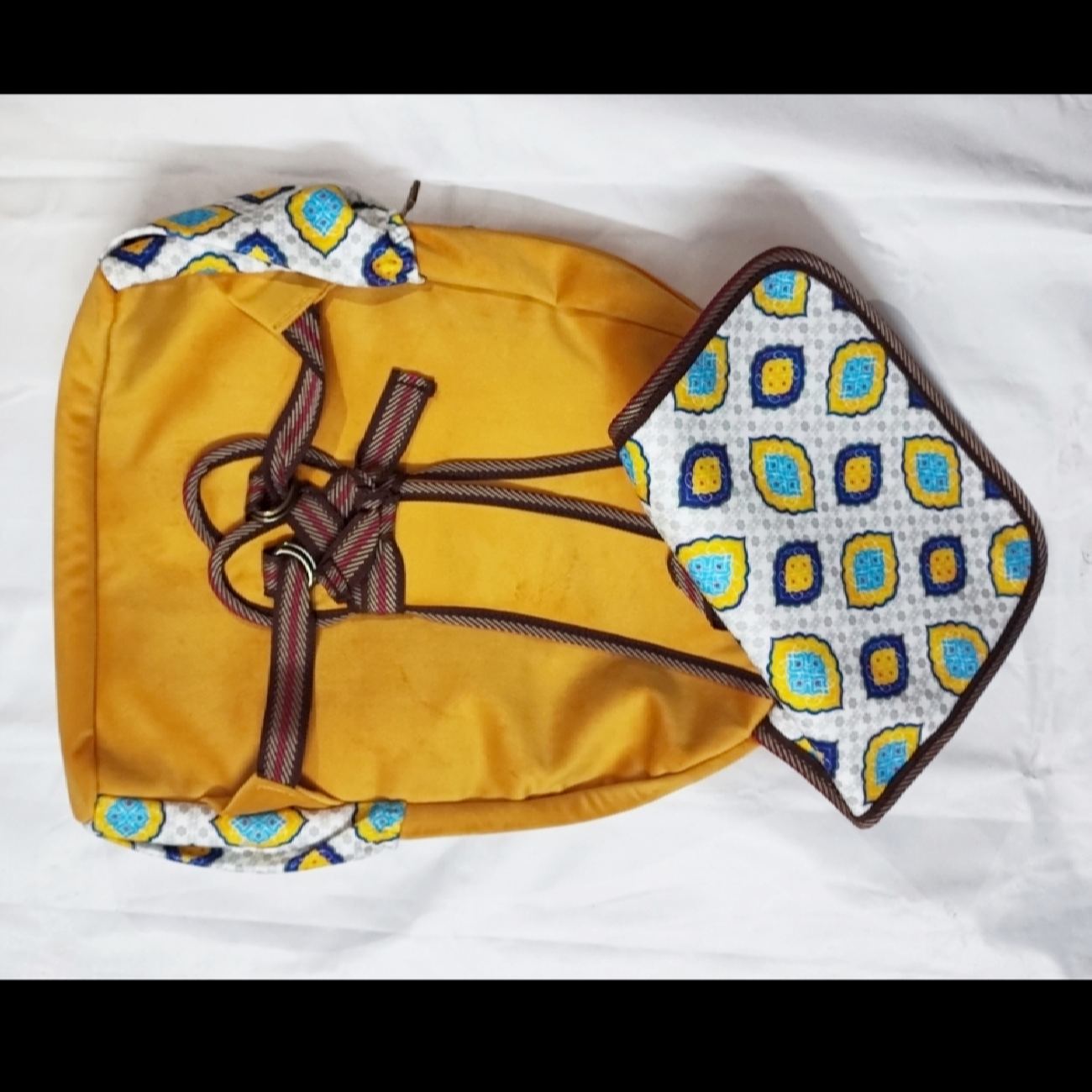 Kunstleder Rucksack für Frauen – Ethnisches Design Modell Ario