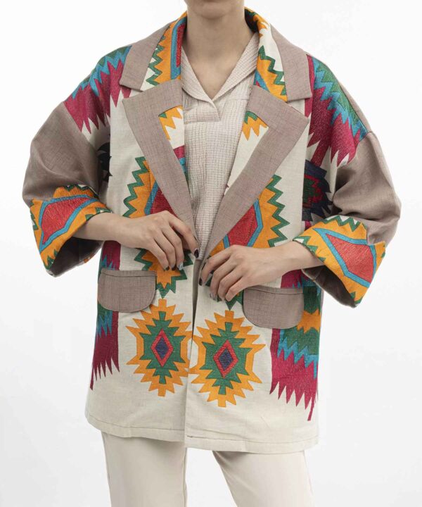 Persischer bestickter Manto für Frauen mit geometrischem Design