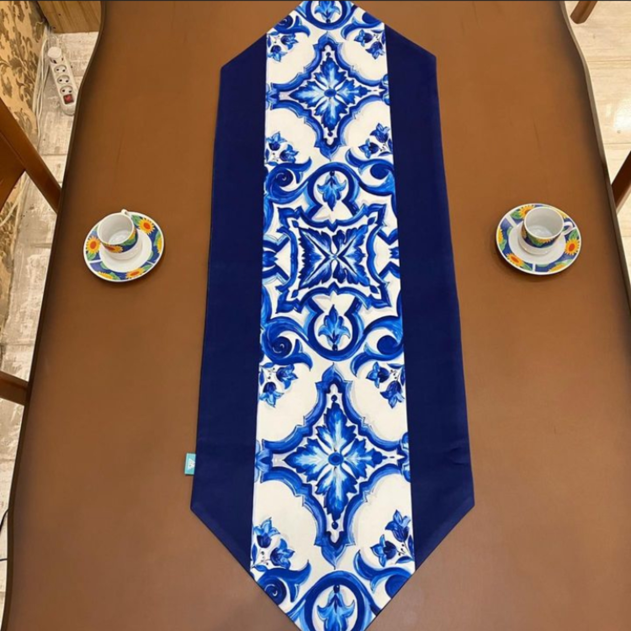 Persischer bedruckter Tischläufer mit Samt Eslimi Design