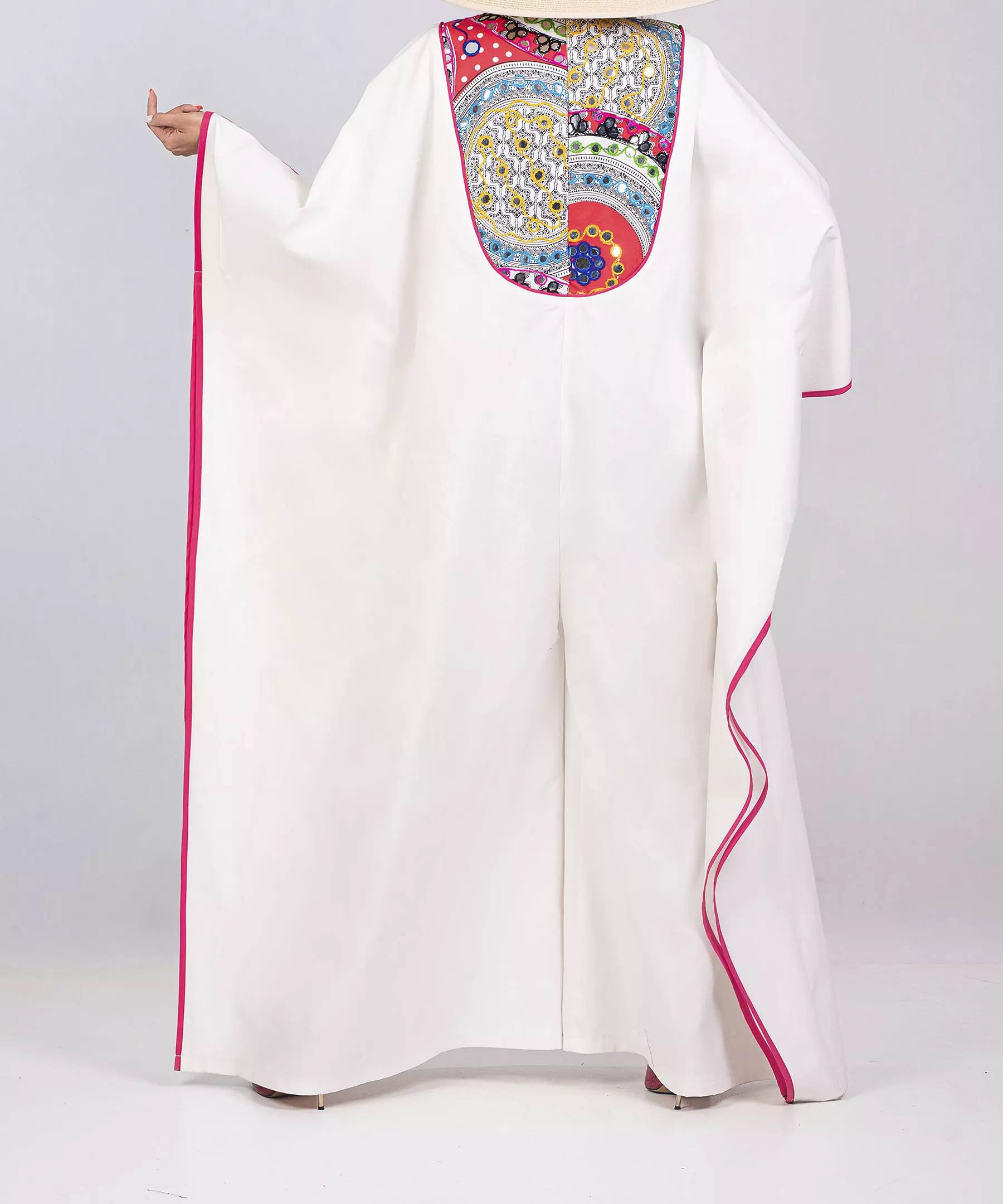 Abaya für Frauen mit Besticktem Design für den Täglichen Gebrauch